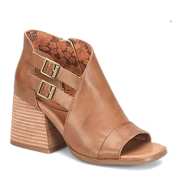 NWOB Korks Penela Tan Faux Leather Chunky Heel Cut Out Bootie Sandals Size 7M - Picture 1 of 16